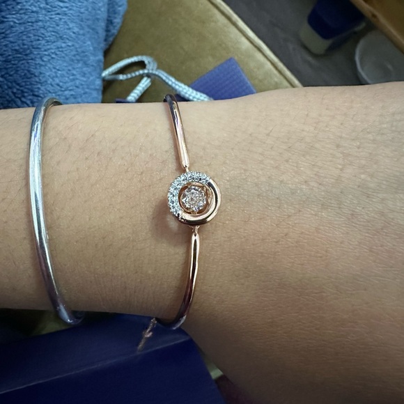 Swarosvki Dextera bangle Round cut bracelet - Picture 3 of 5